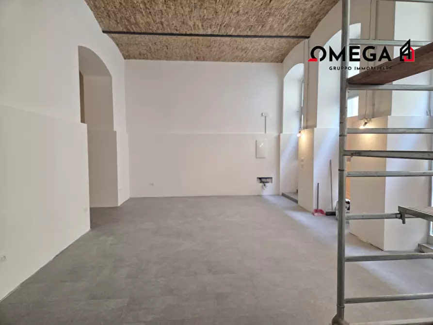 Immagine 9 di Negozio in affitto  in Via Scipio Slataper 6 a Trieste