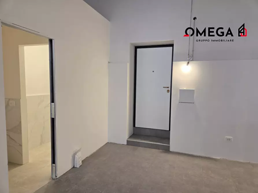 Immagine 10 di Negozio in affitto  in Via Scipio Slataper 6 a Trieste