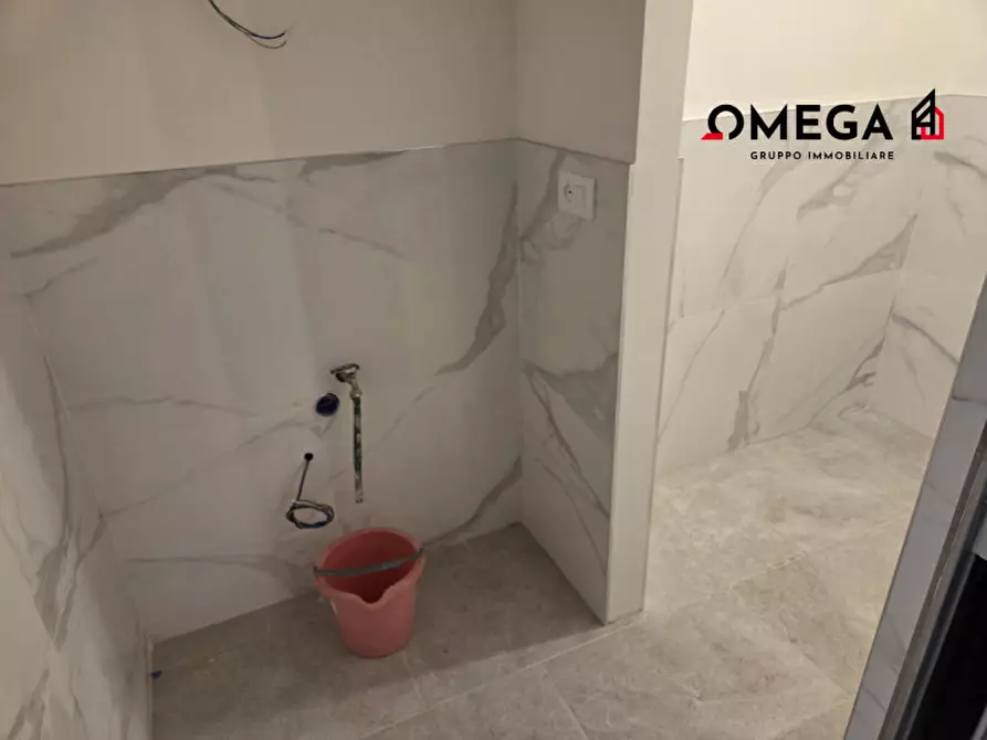 Immagine 11 di Negozio in affitto  in Via Scipio Slataper 6 a Trieste
