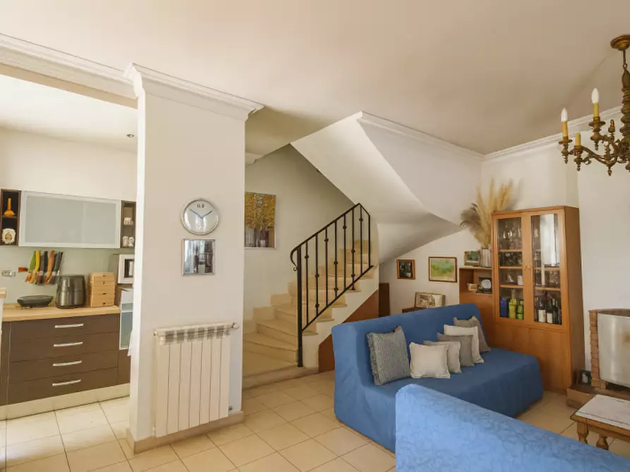 Immagine 10 di Casa quadrifamiliare in vendita  in Via delle Moratelle a Roma