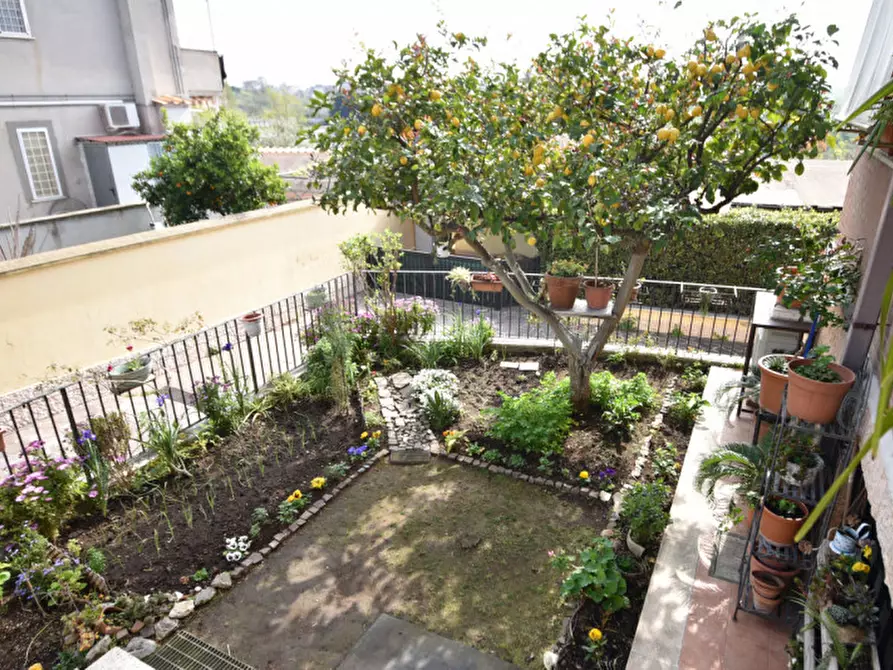 Immagine 37 di Casa quadrifamiliare in vendita  in Via delle Moratelle a Roma