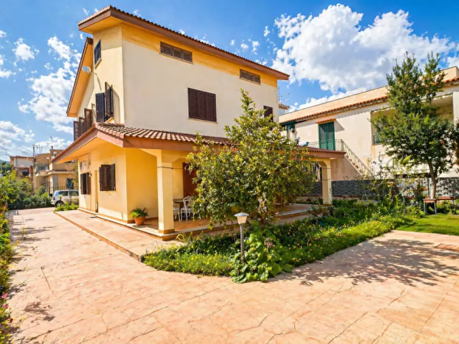 Immagine 2 di Villa in vendita  in lungomare cristoforo colombo a Carini