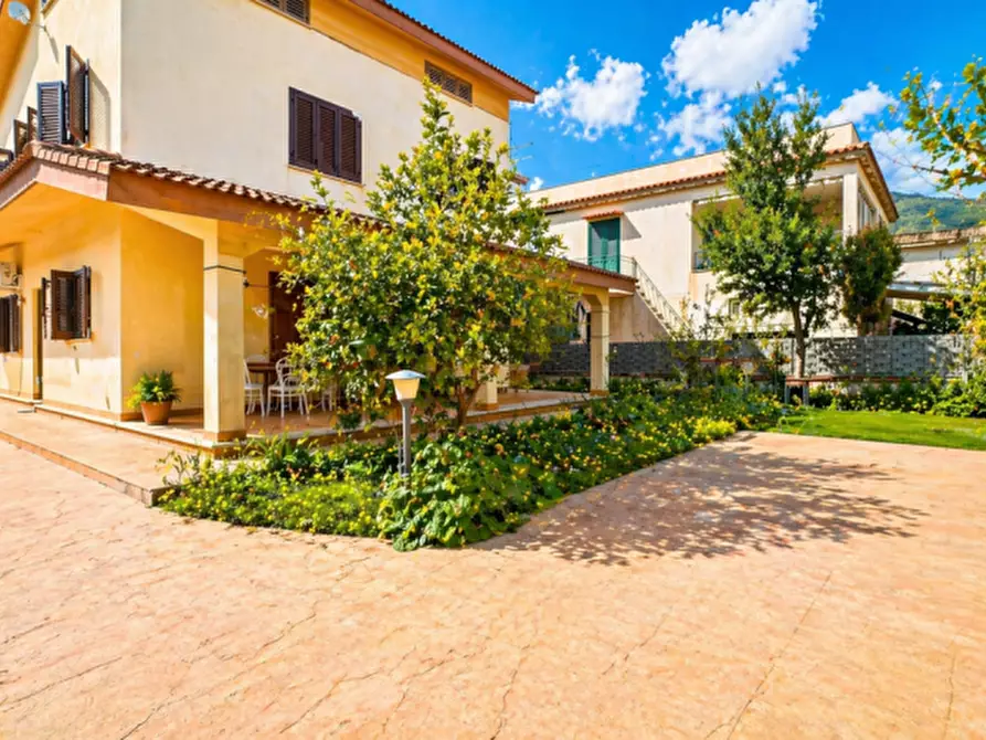 Immagine 3 di Villa in vendita  in lungomare cristoforo colombo a Carini