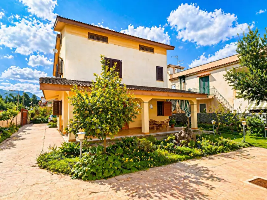 Immagine 4 di Villa in vendita  in lungomare cristoforo colombo a Carini