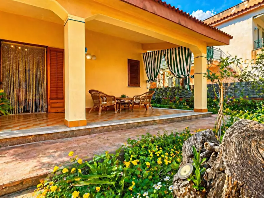 Immagine 20 di Villa in vendita  in lungomare cristoforo colombo a Carini