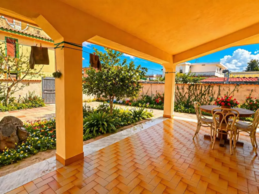 Immagine 23 di Villa in vendita  in lungomare cristoforo colombo a Carini