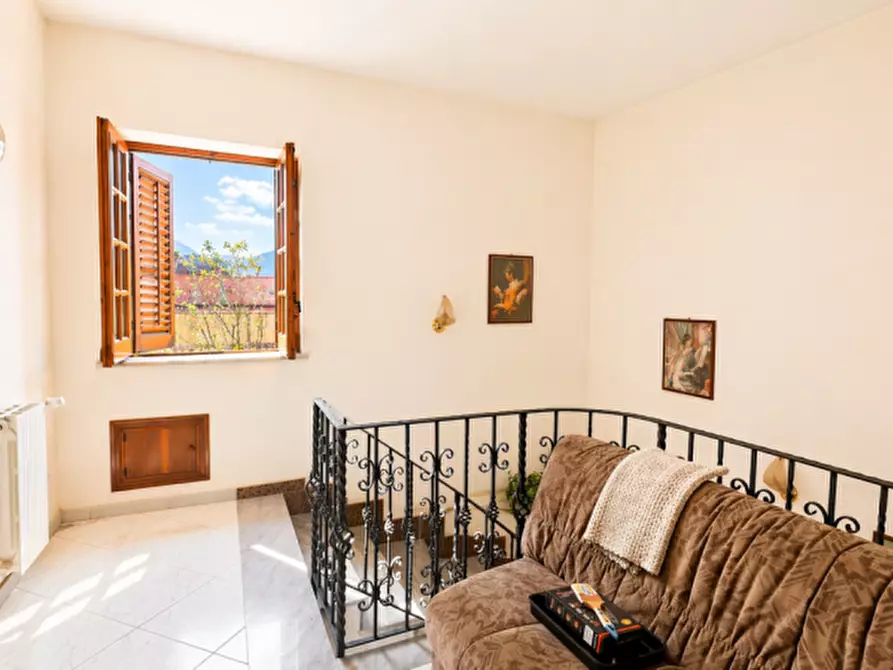 Immagine 28 di Villa in vendita  in lungomare cristoforo colombo a Carini