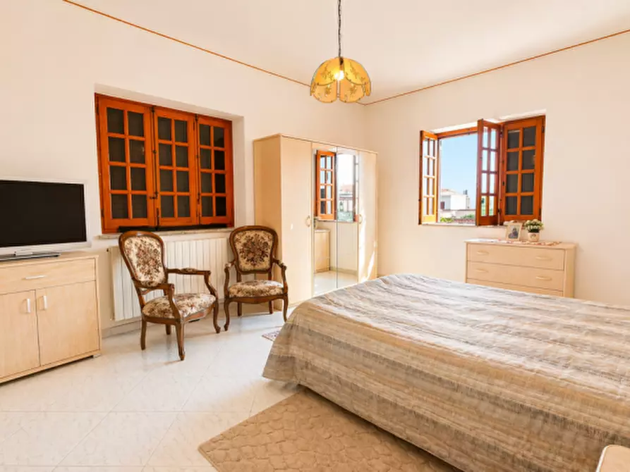 Immagine 33 di Villa in vendita  in lungomare cristoforo colombo a Carini