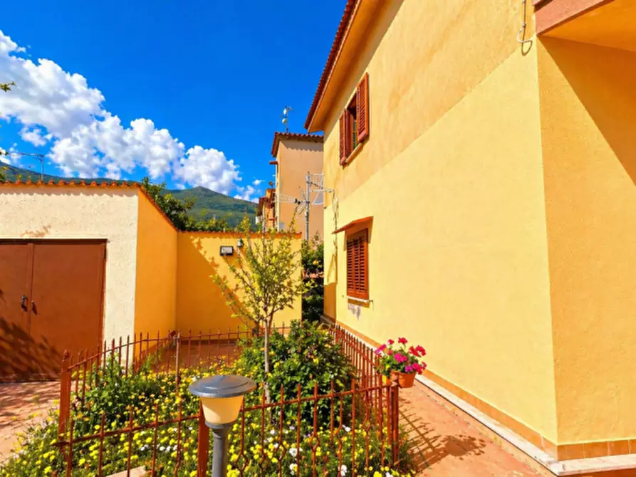 Immagine 47 di Villa in vendita  in lungomare cristoforo colombo a Carini