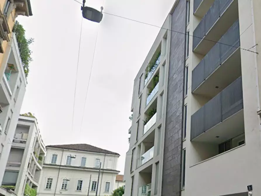 Immagine 6 di Garage in vendita  in Via Gerolamo Borgazzi a Milano