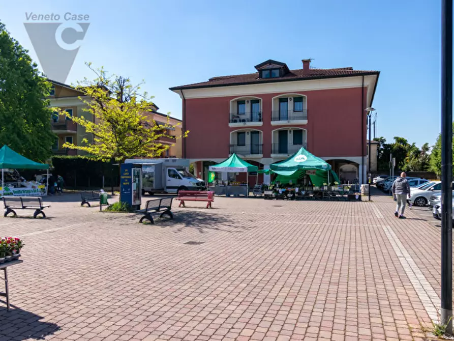 Immagine 9 di Attività commerciale in vendita  in Via Camillo Cavour a Ponte San Nicolò