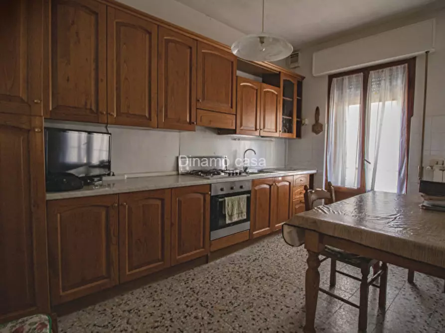 Immagine 2 di Appartamento in vendita  in Via Cesare Grassi a Prato