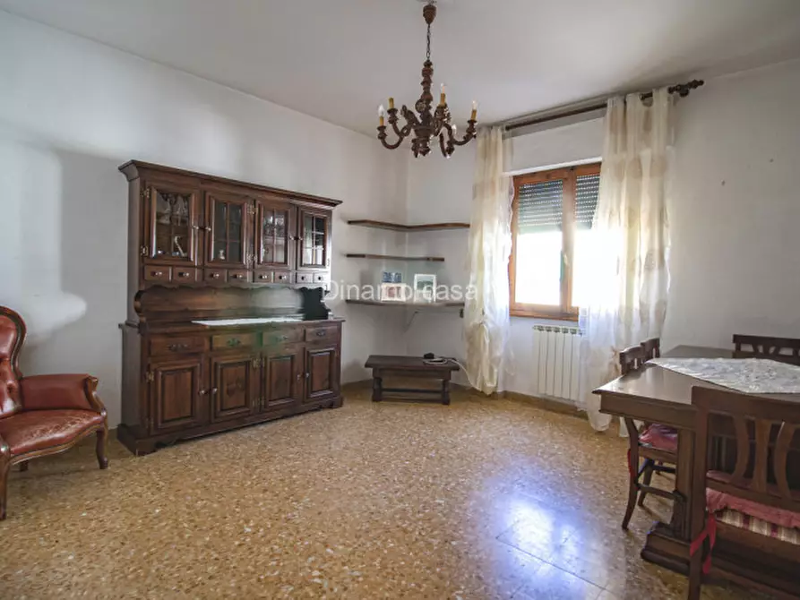 Immagine 8 di Appartamento in vendita  in Via Cesare Grassi a Prato