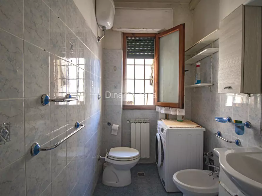 Immagine 9 di Appartamento in vendita  in Via Cesare Grassi a Prato