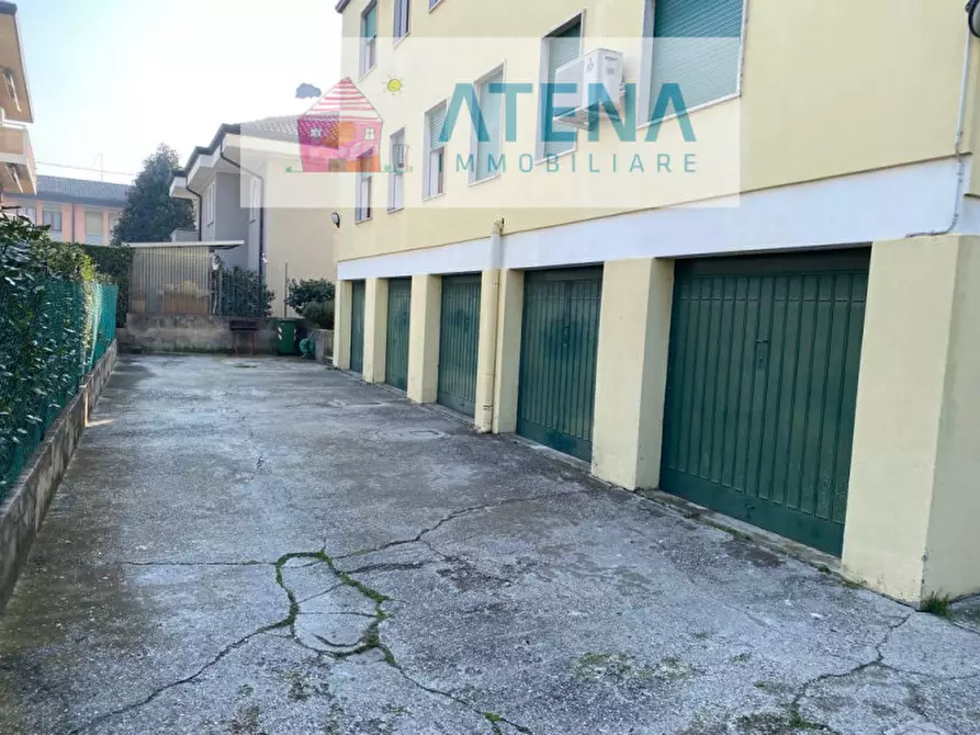 Immagine 11 di Camera in affitto  in via stendhal 3 a Padova