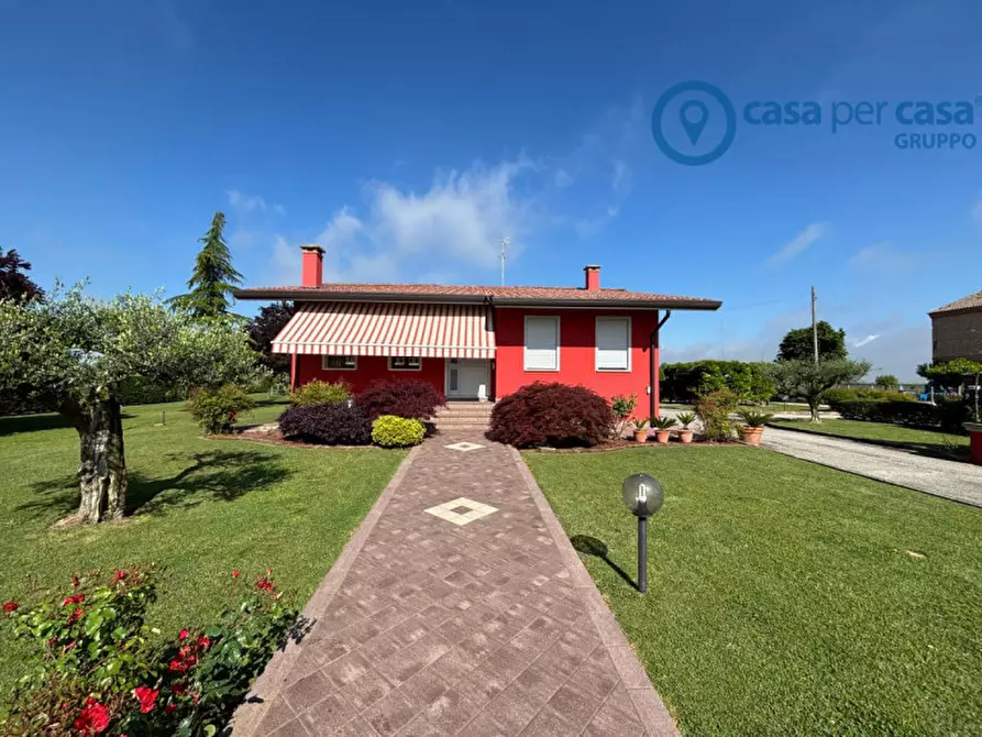 Immagine 1 di Casa indipendente in vendita  a Anguillara Veneta