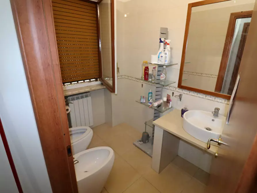 Immagine 3 di Appartamento in vendita  in Viale Lincoln n 137 - 81100 Caserta (CE) a Caserta