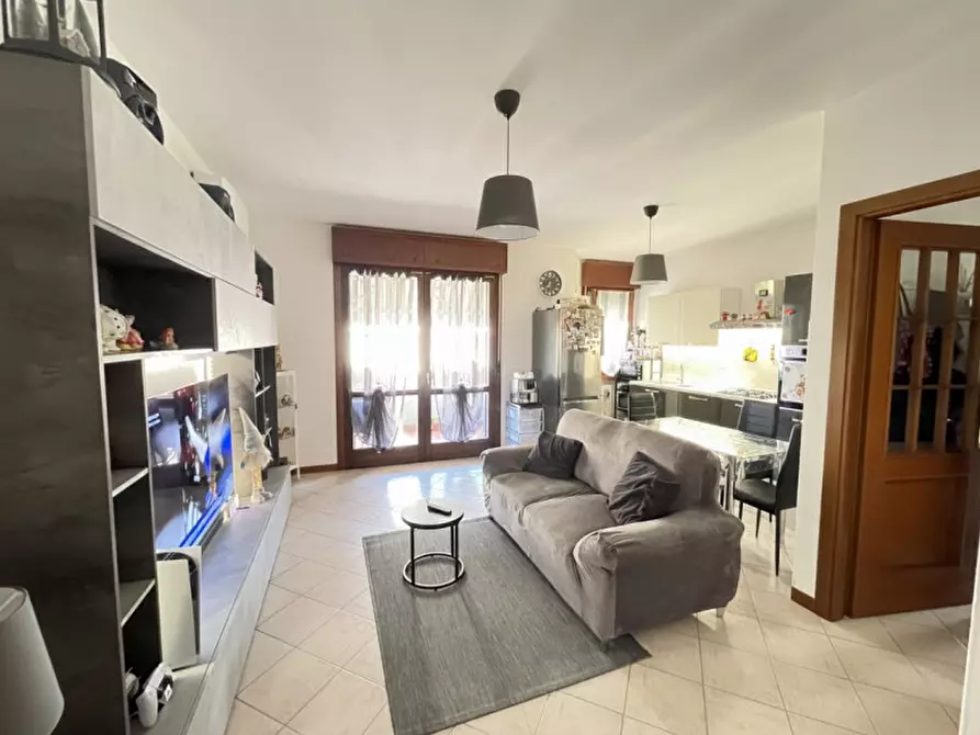 Immagine 3 di Appartamento in affitto  a Suzzara