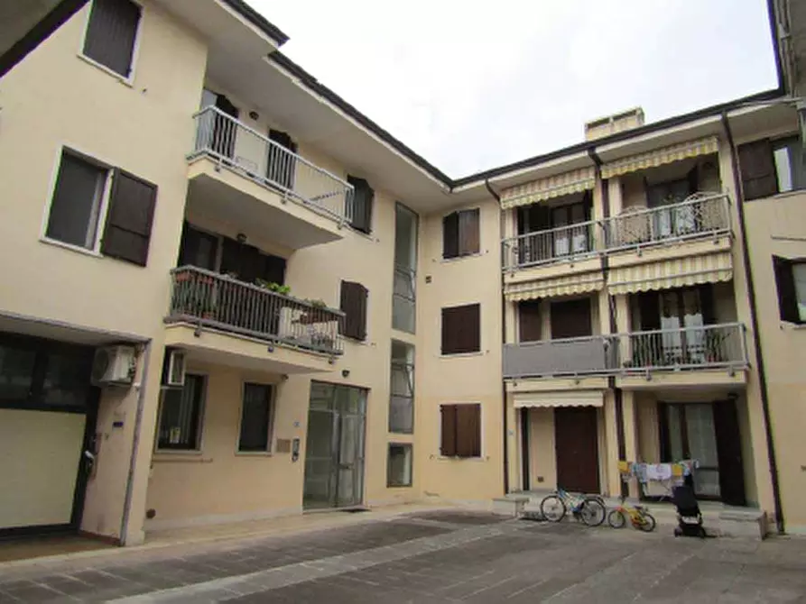 Immagine 3 di Appartamento in vendita  in Via Don Giovanni Battista Tessari 12 a Lavagno