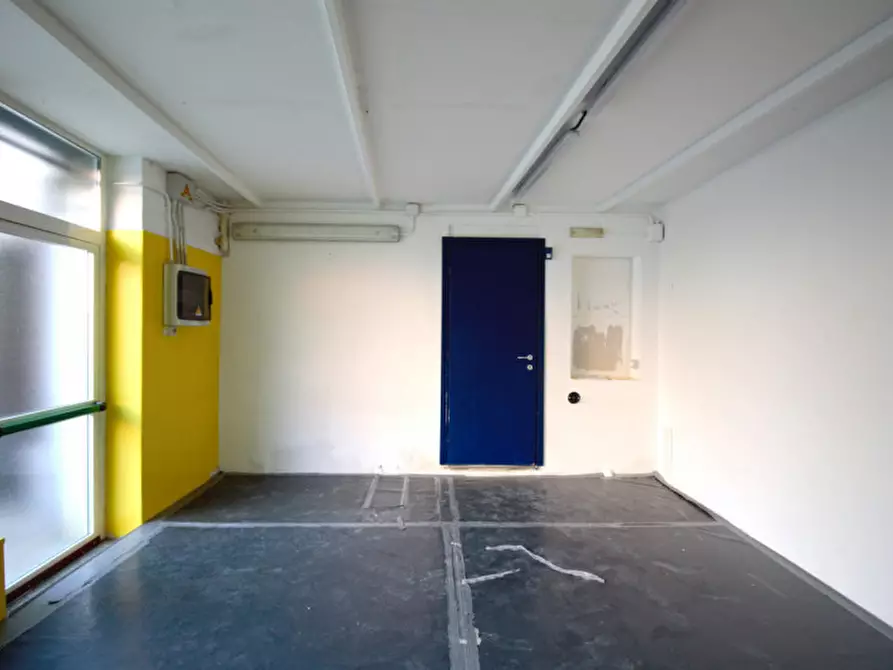 Immagine 3 di Negozio in vendita  in Via Costantino Nigra, 47 a Torino