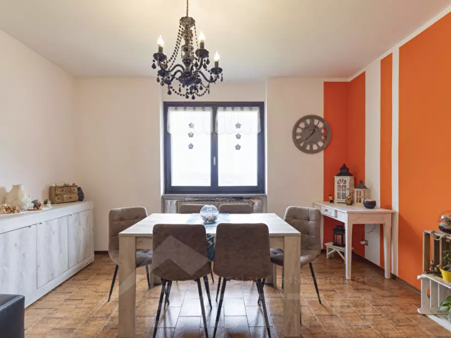Immagine 2 di Appartamento in vendita  in via piovino 25 a Borgomanero