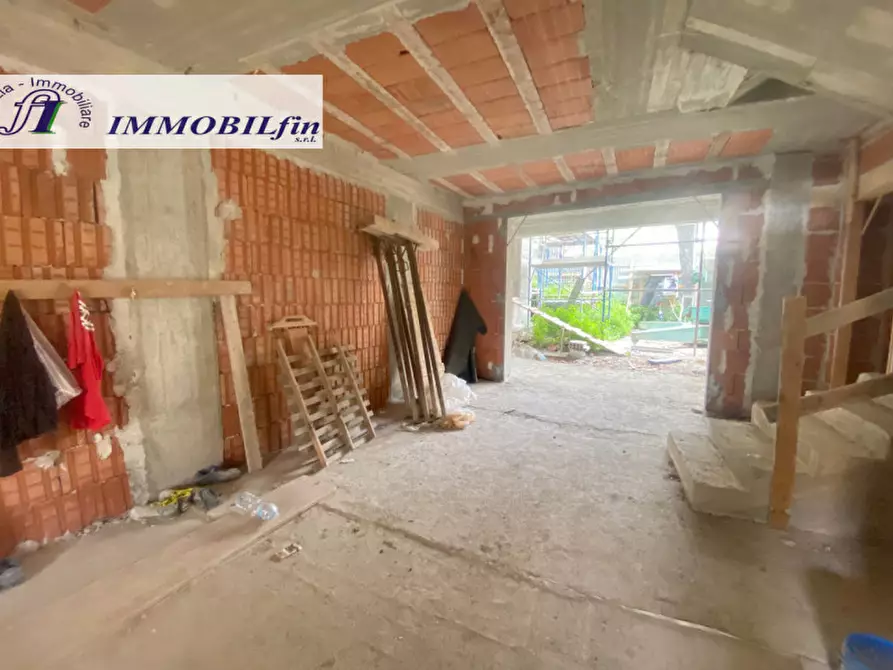 Immagine 23 di Villetta a schiera in vendita  in via l 17 a Misilmeri