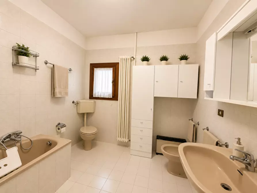 Immagine 6 di Appartamento in vendita  in Via Boschieri a Montebelluna