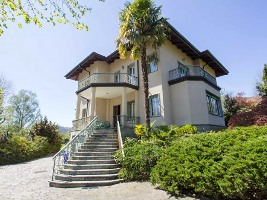 Immagine 1 di Villa in vendita  in Via Cavour, 106 a Corio