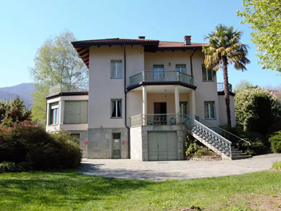 Immagine 2 di Villa in vendita  in Via Cavour, 106 a Corio