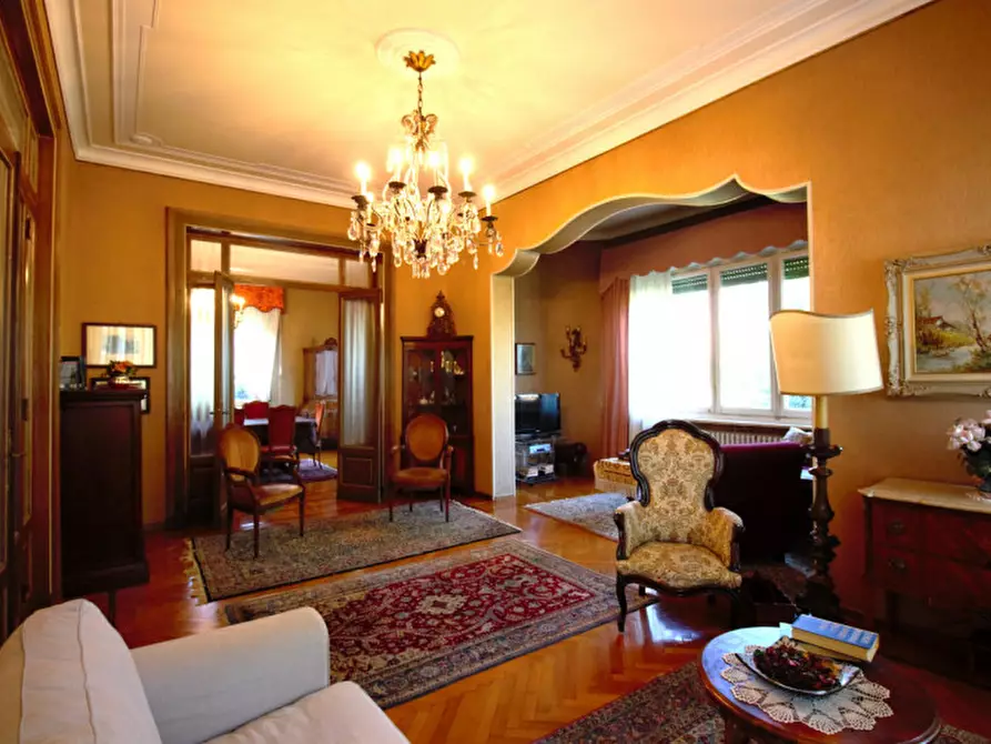 Immagine 8 di Villa in vendita  in Via Cavour, 106 a Corio