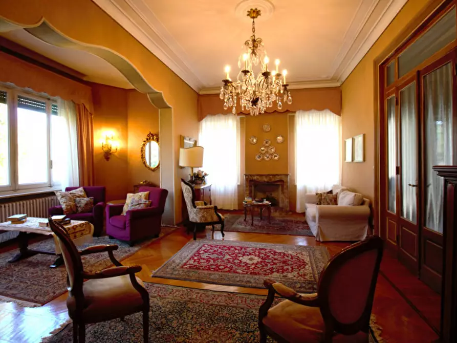 Immagine 9 di Villa in vendita  in Via Cavour, 106 a Corio