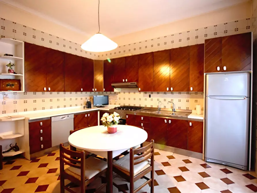 Immagine 18 di Villa in vendita  in Via Cavour, 106 a Corio