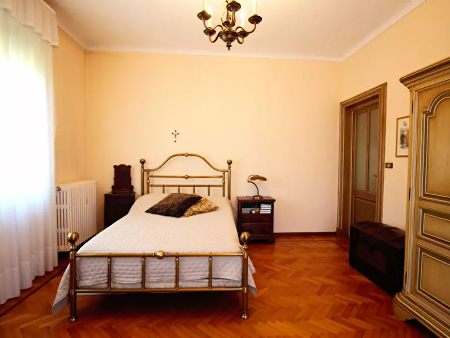 Immagine 27 di Villa in vendita  in Via Cavour, 106 a Corio
