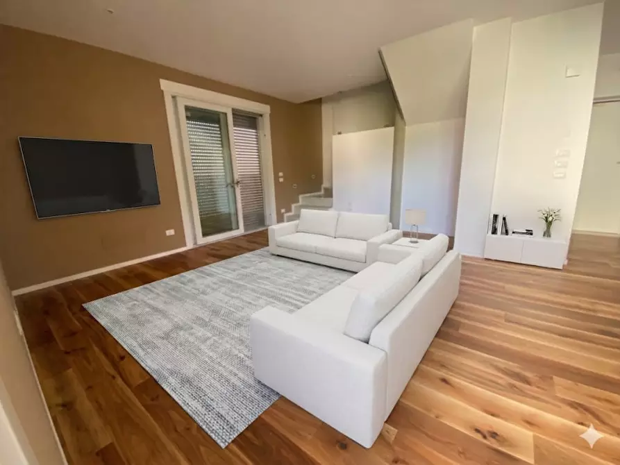 Immagine 3 di Casa indipendente in vendita  in Via Rivella a Creazzo