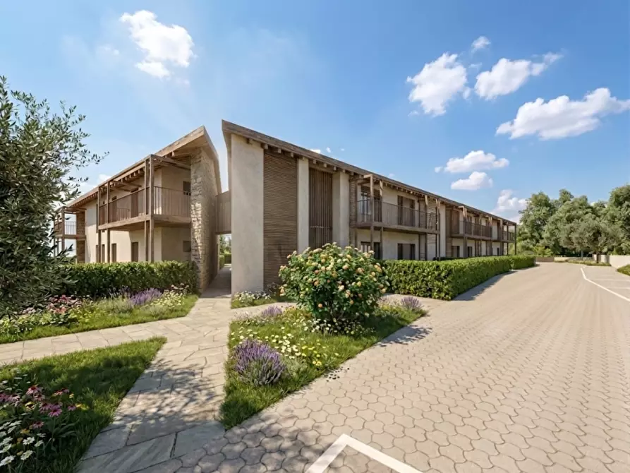 Immagine 10 di Appartamento in vendita  in Via Lago Lucone a Polpenazze Del Garda