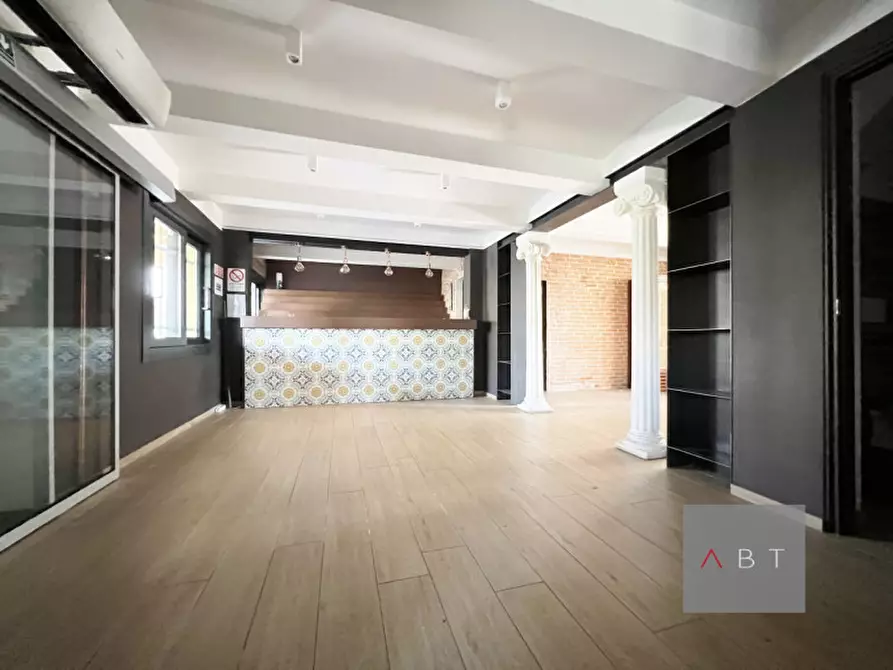 Immagine 3 di Negozio in vendita  a Piazzola Sul Brenta