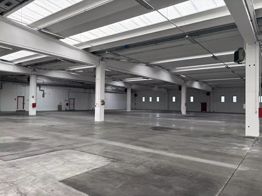 Immagine 1 di Capannone industriale in vendita  in Via Treviso a Silea