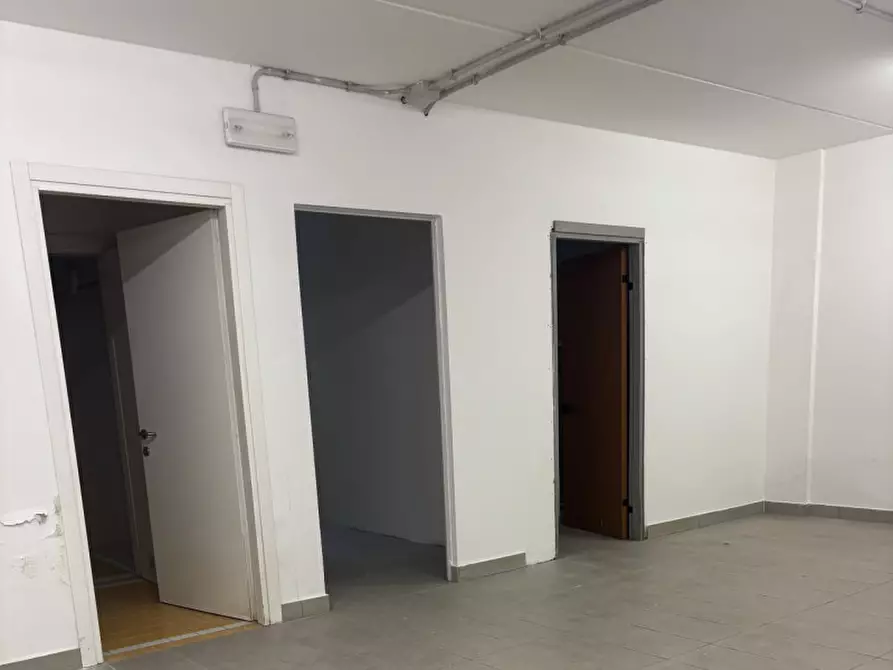Immagine 5 di Negozio in vendita  in Via Trento a Silea