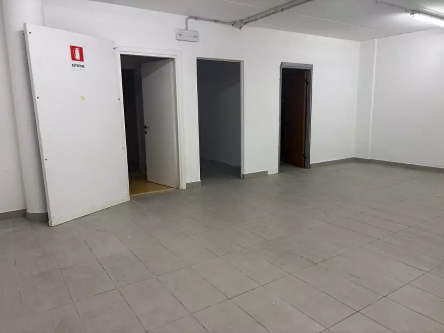 Immagine 7 di Negozio in vendita  in Via Trento a Silea