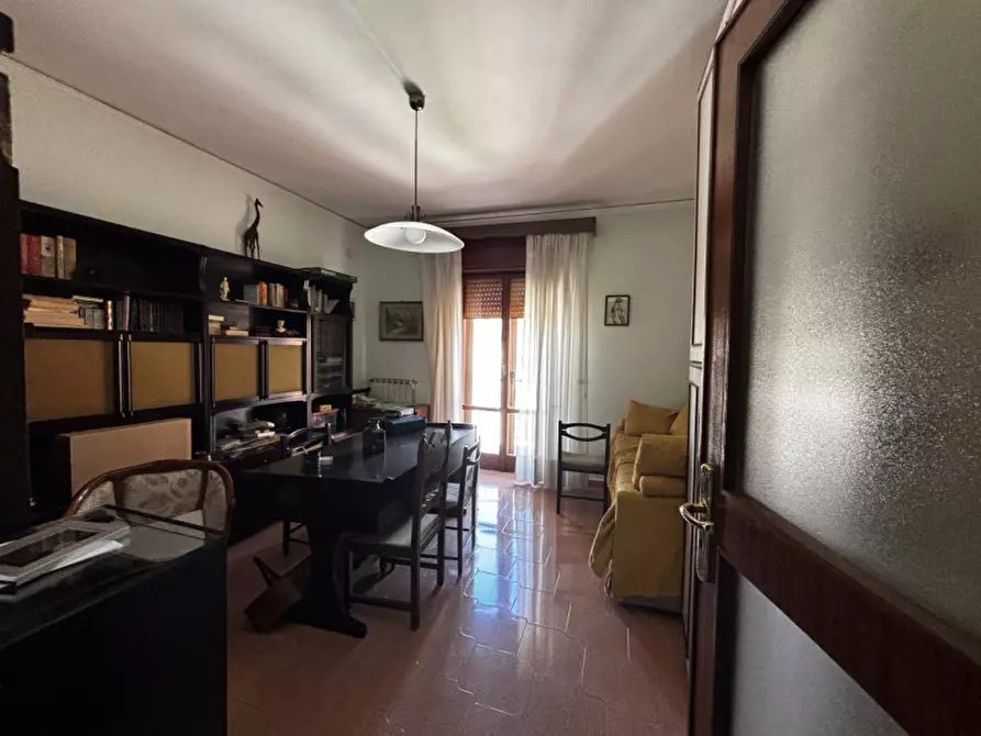 Immagine 1 di Ufficio in vendita  in via de Guevara a Torre Del Greco