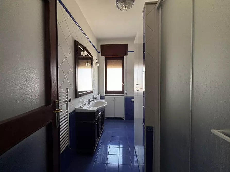 Immagine 4 di Ufficio in vendita  in via de Guevara a Torre Del Greco
