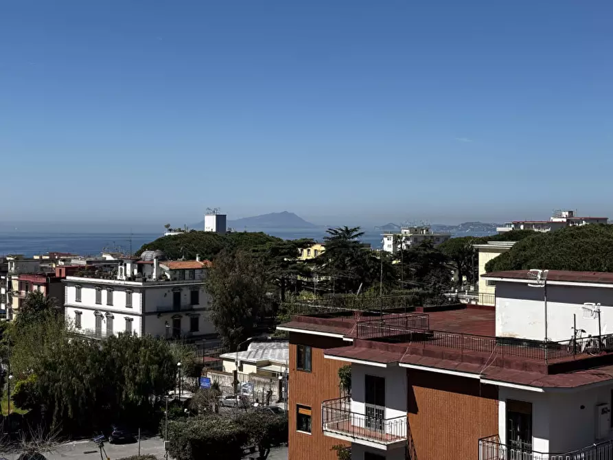 Immagine 6 di Ufficio in vendita  in via de Guevara a Torre Del Greco