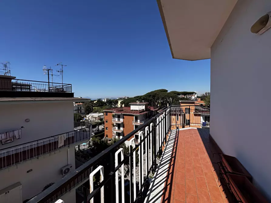Immagine 7 di Ufficio in vendita  in via de Guevara a Torre Del Greco