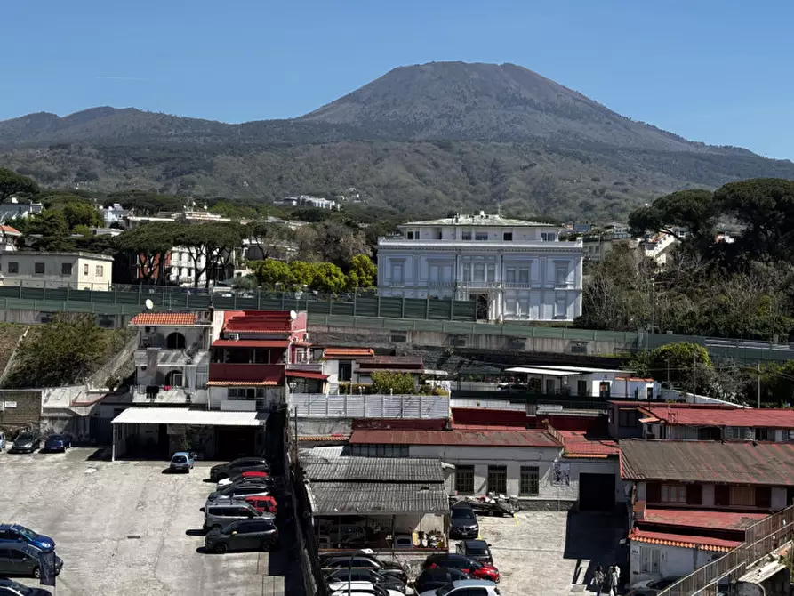Immagine 10 di Ufficio in vendita  in via de Guevara a Torre Del Greco