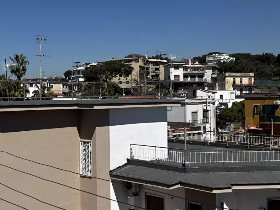 Immagine 11 di Ufficio in vendita  in via de Guevara a Torre Del Greco