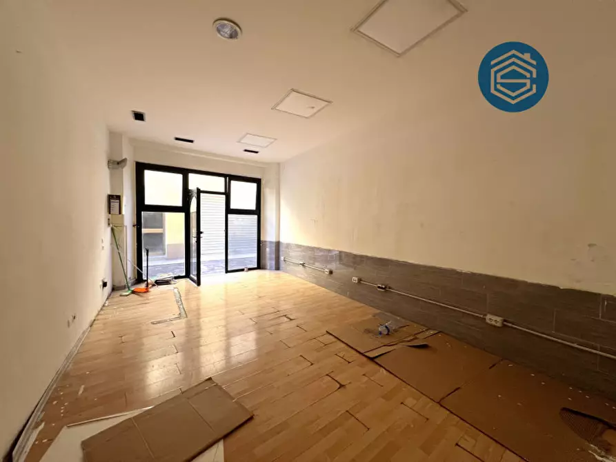 Immagine 9 di Negozio in affitto  in Via Mariano Falcini 37 a Campi Bisenzio