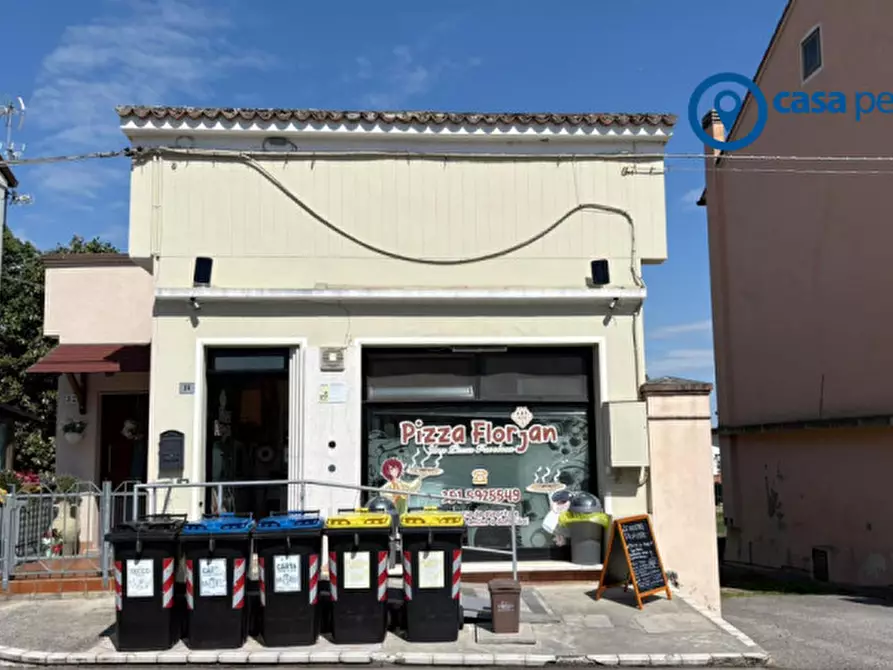 Immagine 7 di Negozio in vendita  in Via Scardona 28 a Costa Di Rovigo