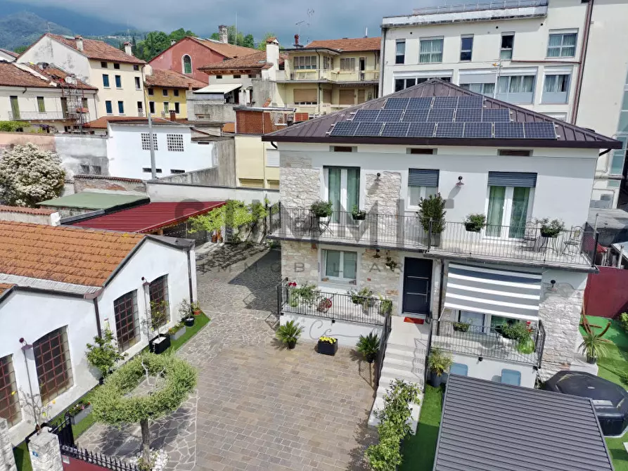 Immagine 2 di Casa indipendente in vendita  in Via Battaglione Val Leogra a Schio