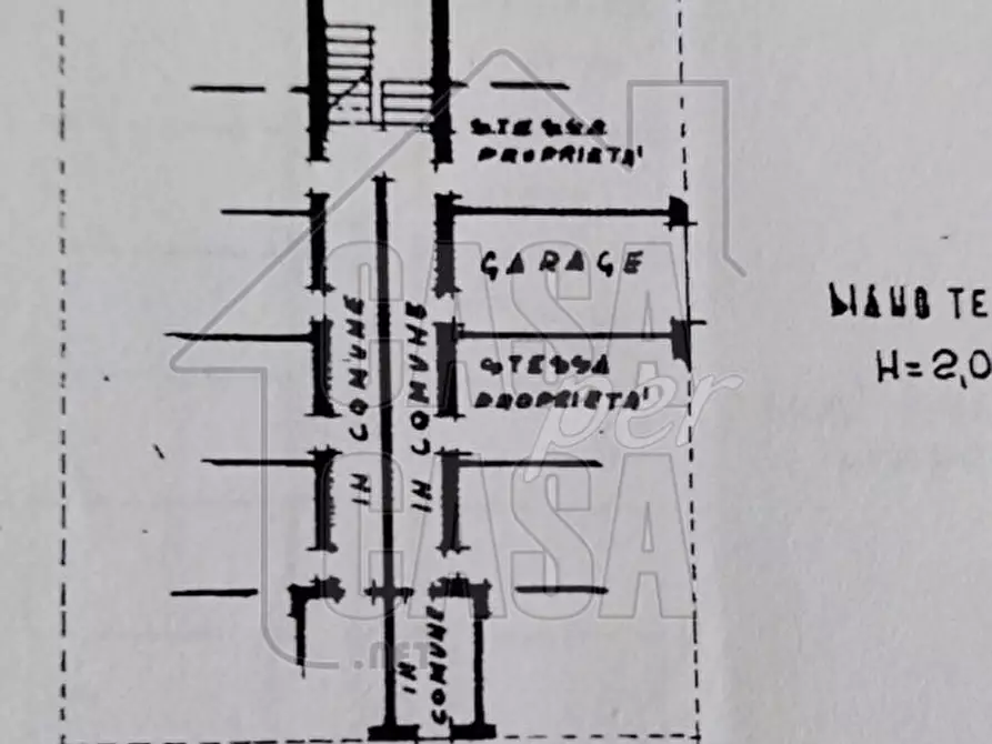 Immagine 4 di Garage in vendita  in Via Monte Solarolo a Padova