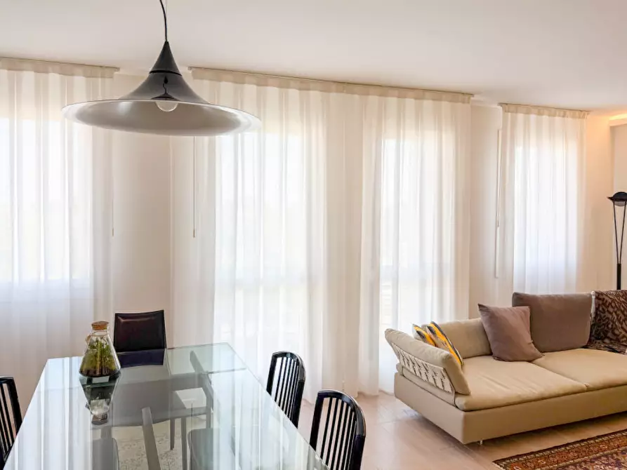 Immagine 1 di Appartamento in vendita  in Via Galileo Galilei a Montebelluna